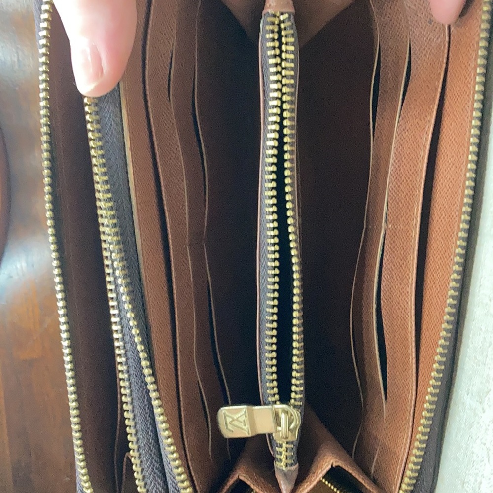 LOUIS VUITTON - double zipper wallet - Picture 6 of 8
